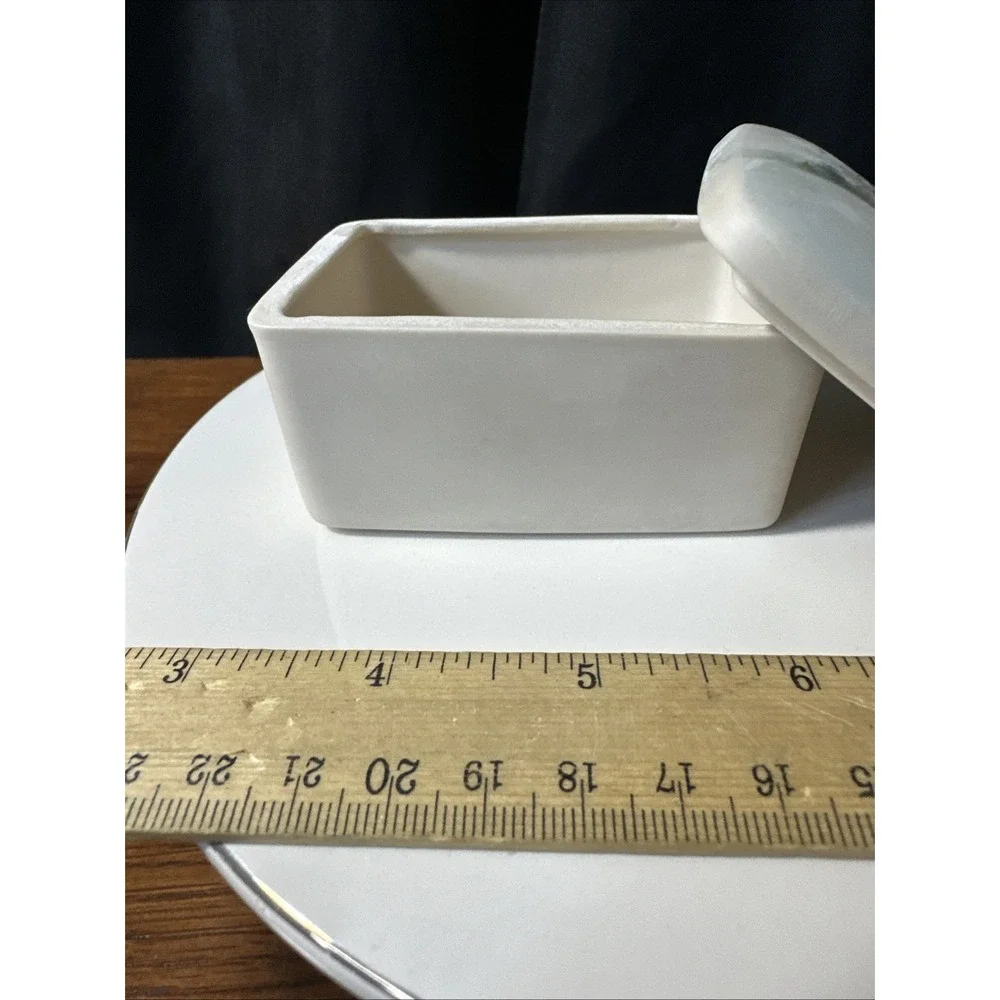Vintage Small White Green Red Porcelain Trinket Jewelry Vanity Pill Box With Lid